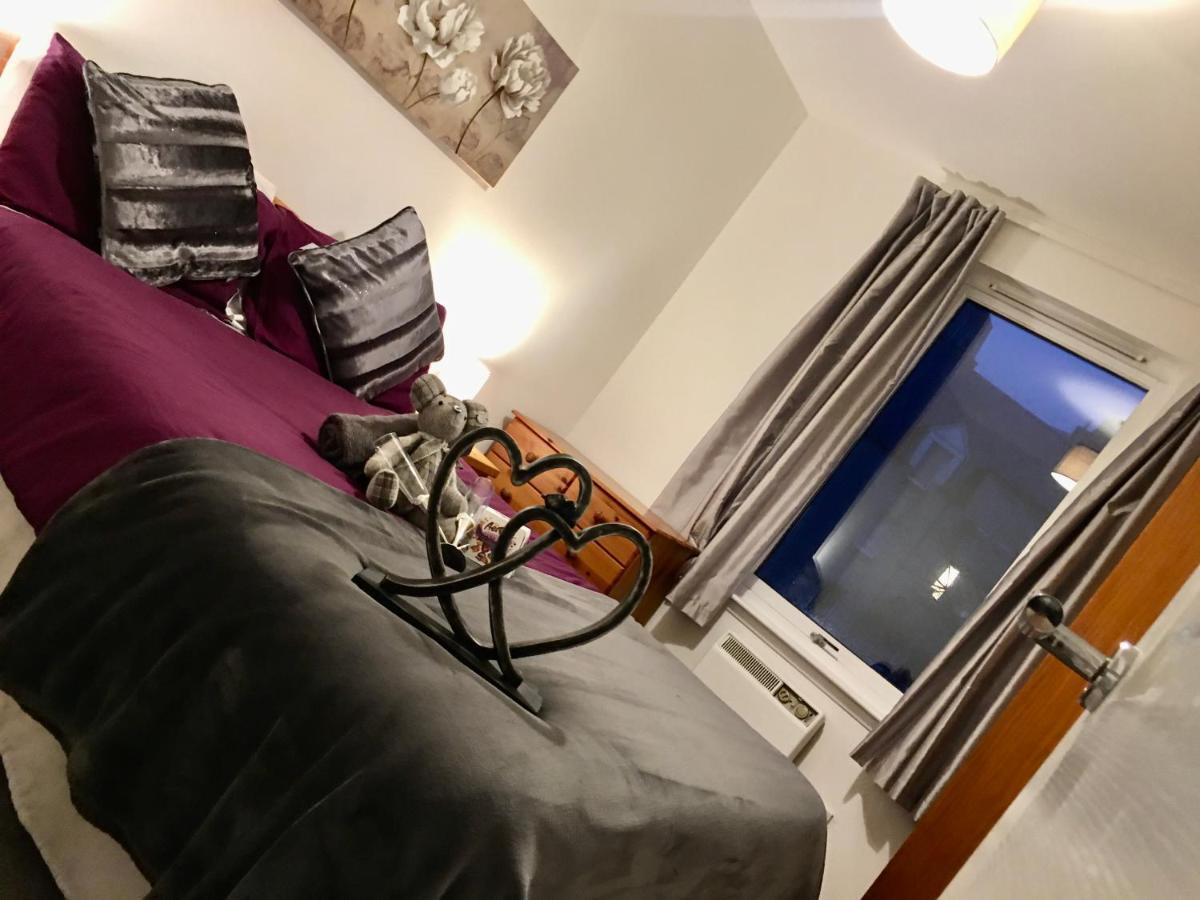 Central Spacious 2 Bedroom By Union Square Free Parking Aberdeen Eksteriør billede