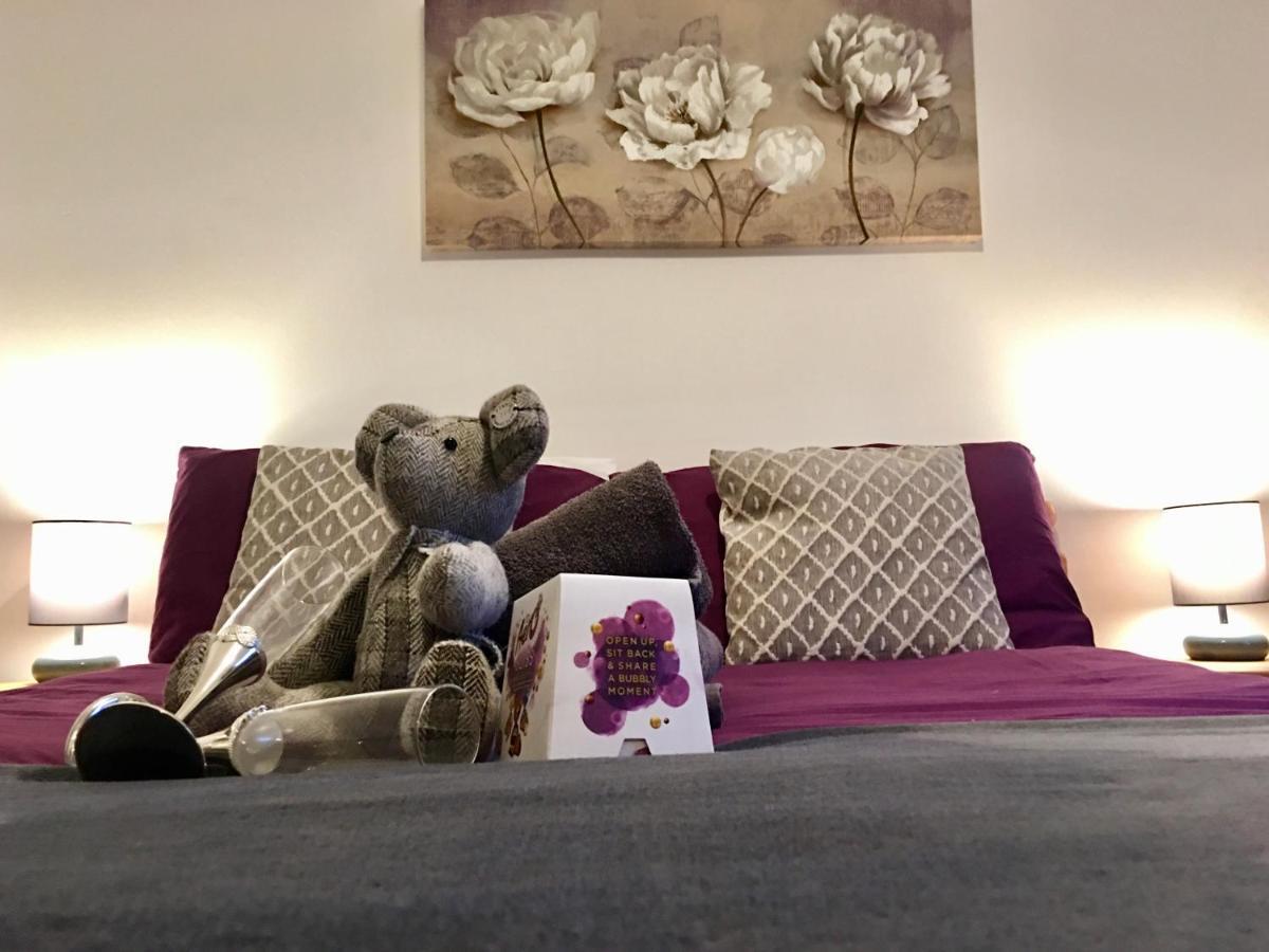 Central Spacious 2 Bedroom By Union Square Free Parking Aberdeen Eksteriør billede