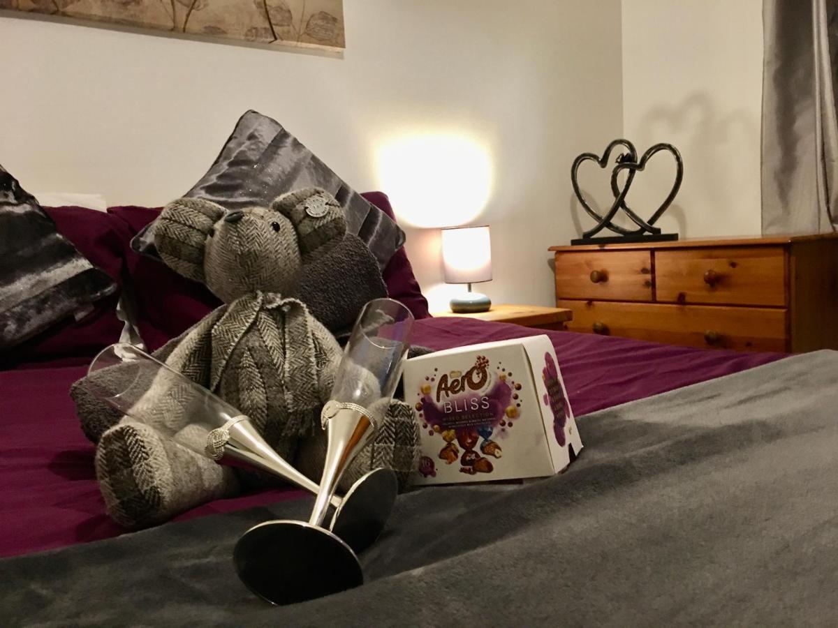 Central Spacious 2 Bedroom By Union Square Free Parking Aberdeen Eksteriør billede