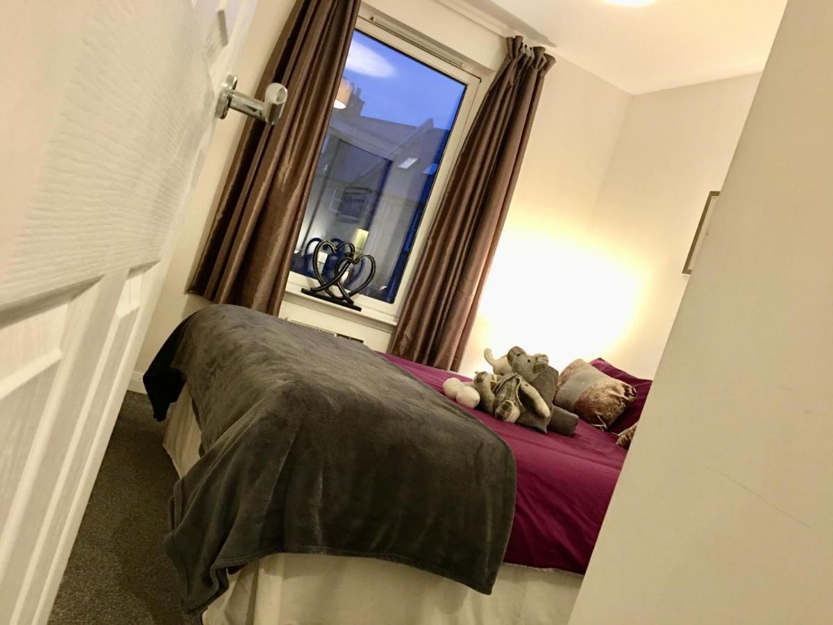 Central Spacious 2 Bedroom By Union Square Free Parking Aberdeen Eksteriør billede