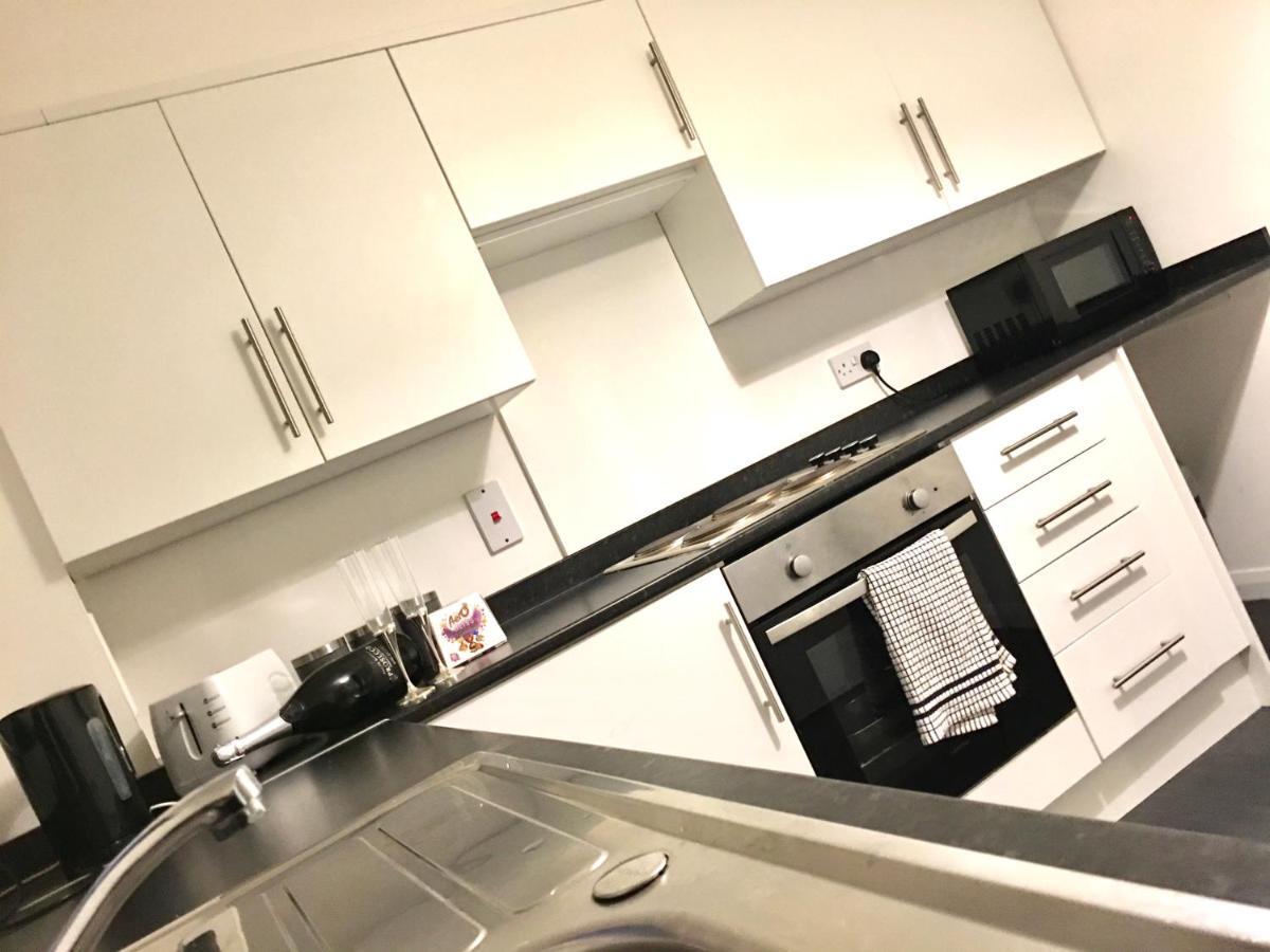Central Spacious 2 Bedroom By Union Square Free Parking Aberdeen Eksteriør billede