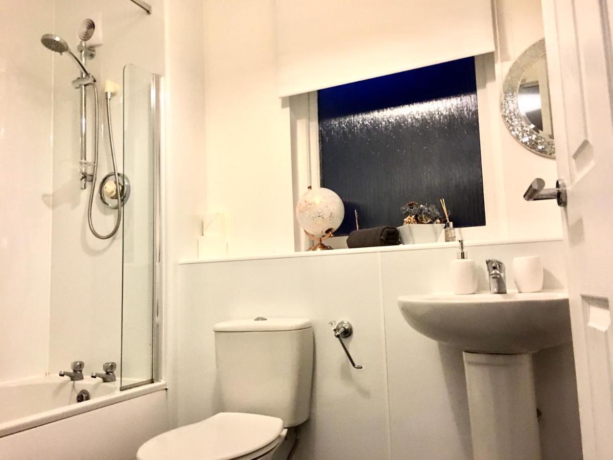 Central Spacious 2 Bedroom By Union Square Free Parking Aberdeen Eksteriør billede